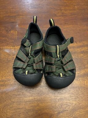 Kids Keen Newport H2 Green Toe Cap Sandals Hiking Water Shoes